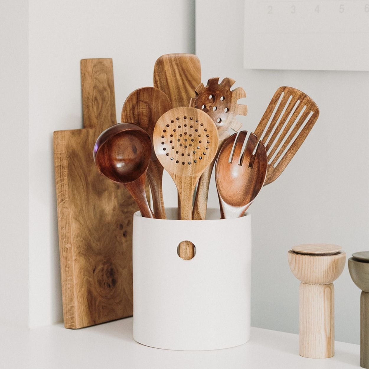 Eco-Friendly Heat-Resistant Wooden Utensil Set (7 Pieces)