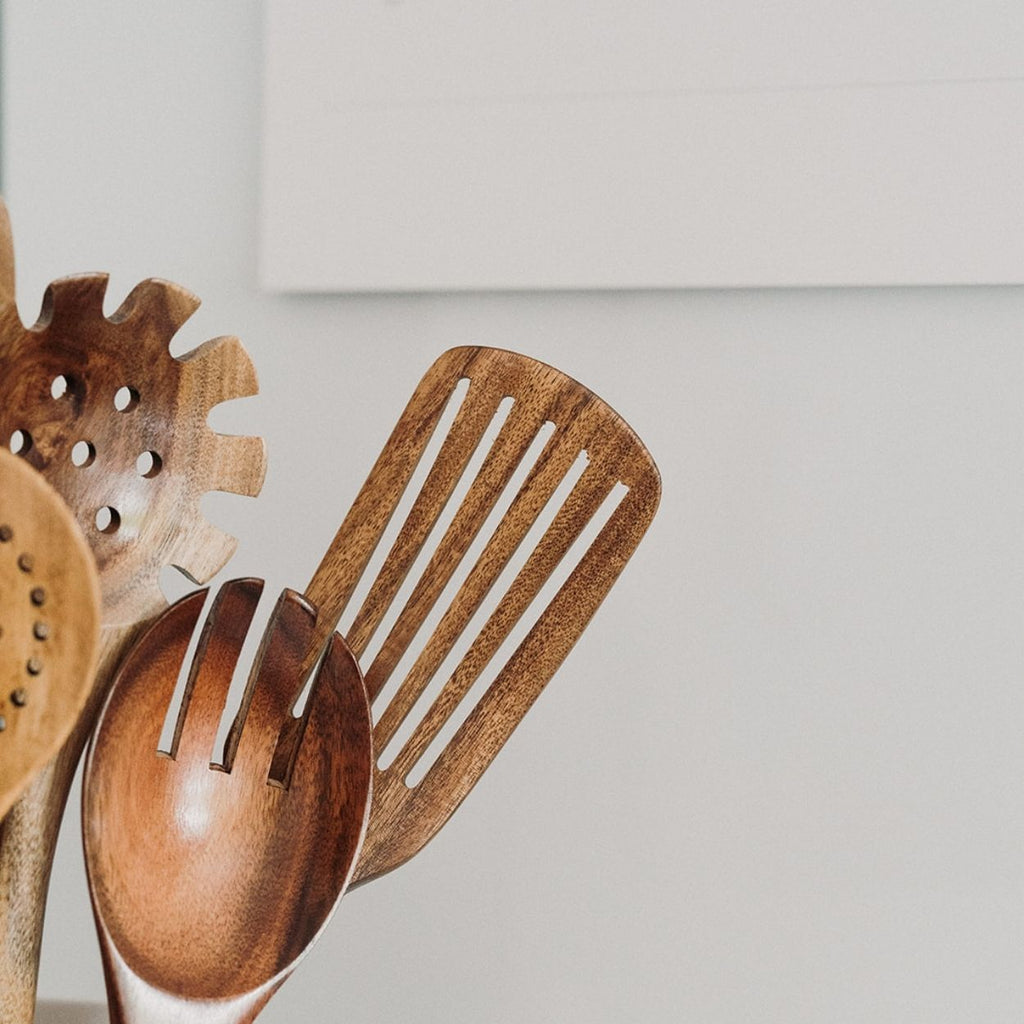 Eco-Friendly Heat-Resistant Wooden Utensil Set (7 Pieces)