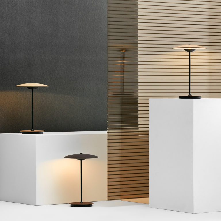 AmbaGlow – Modern LED Table Lamp