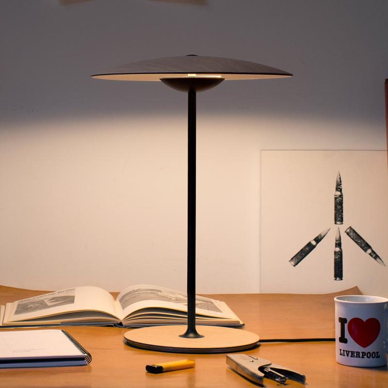 AmbaGlow – Modern LED Table Lamp