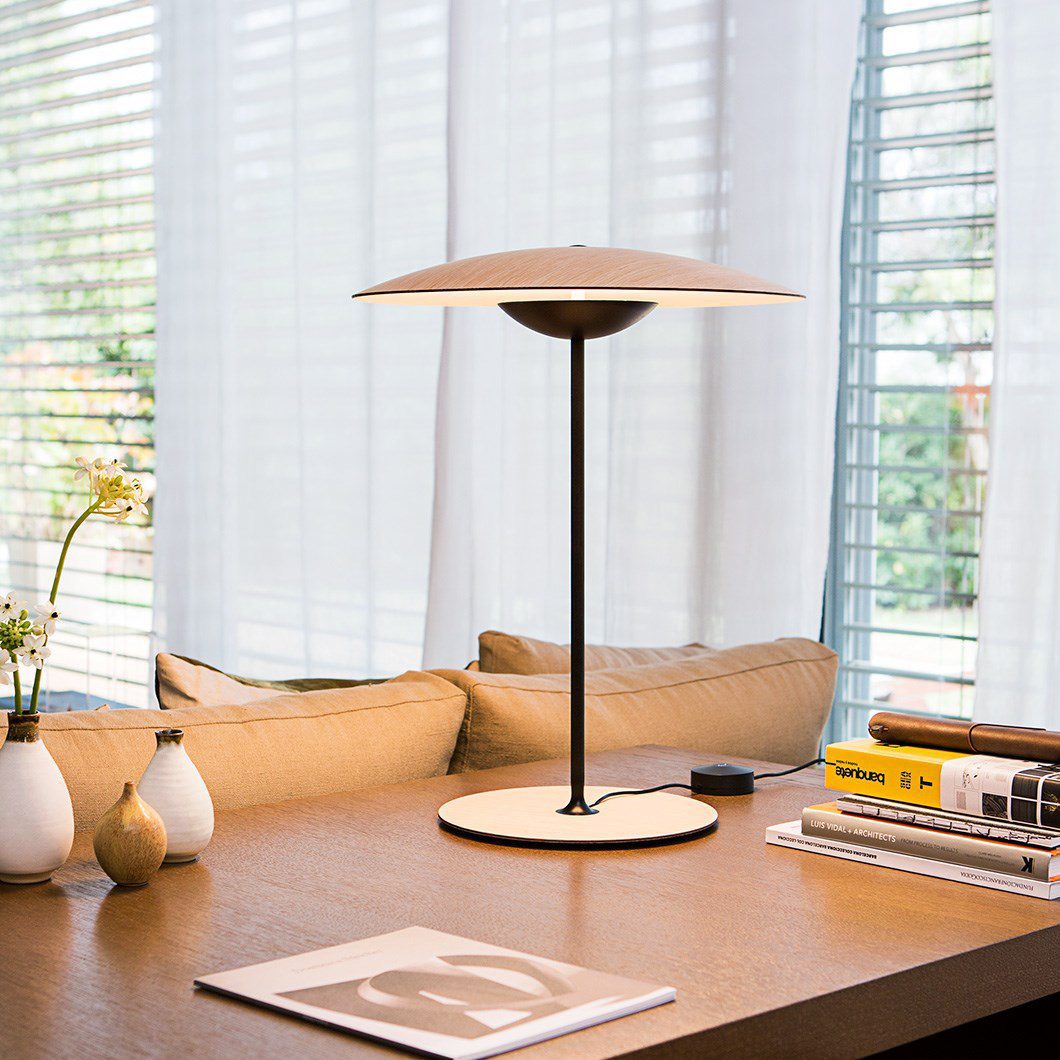 AmbaGlow – Modern LED Table Lamp