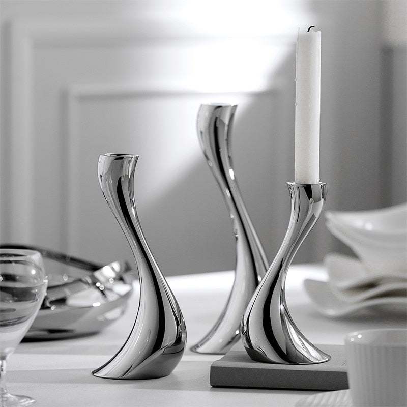 DoraWave – Luxury Chrome Candle Holders with Elegant Wave Shape