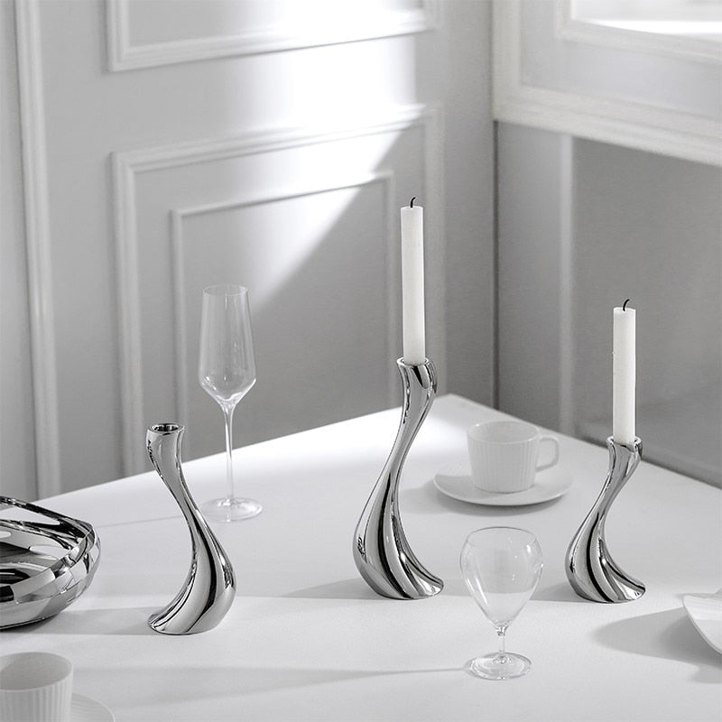 DoraWave – Luxury Chrome Candle Holders with Elegant Wave Shape