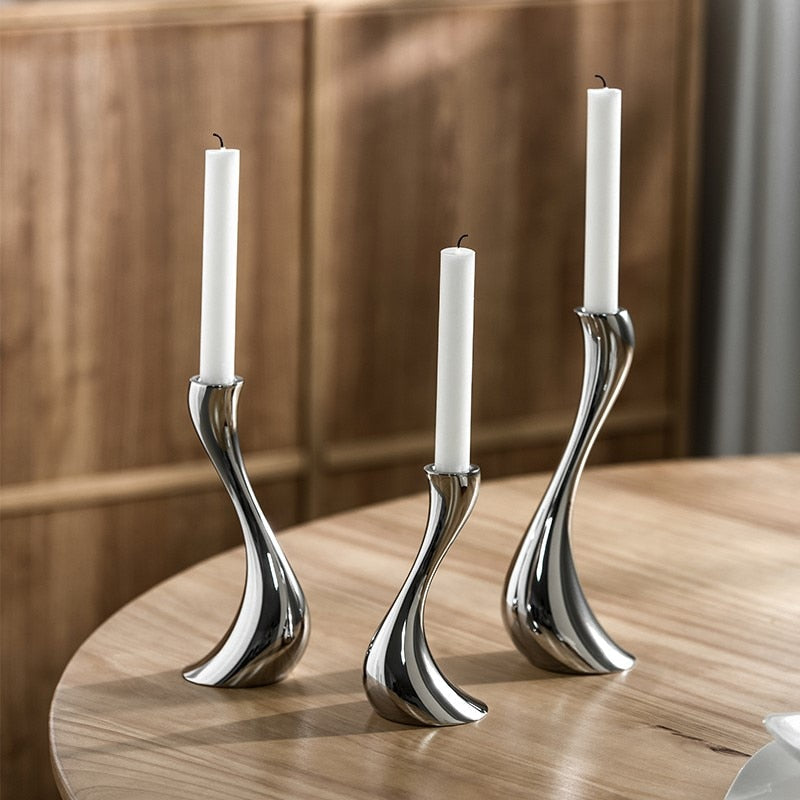 DoraWave – Luxury Chrome Candle Holders with Elegant Wave Shape