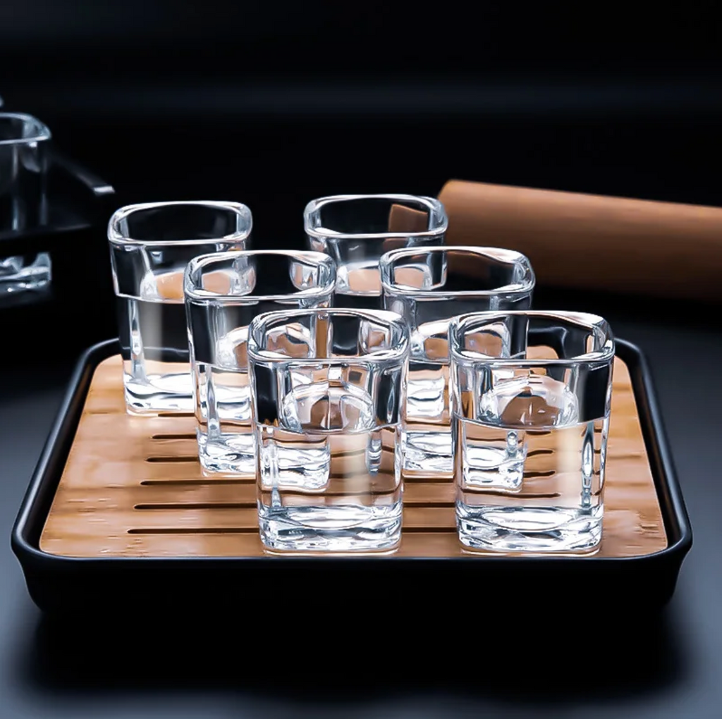 DrinkUnique Square Whiskey Glass Tray Set