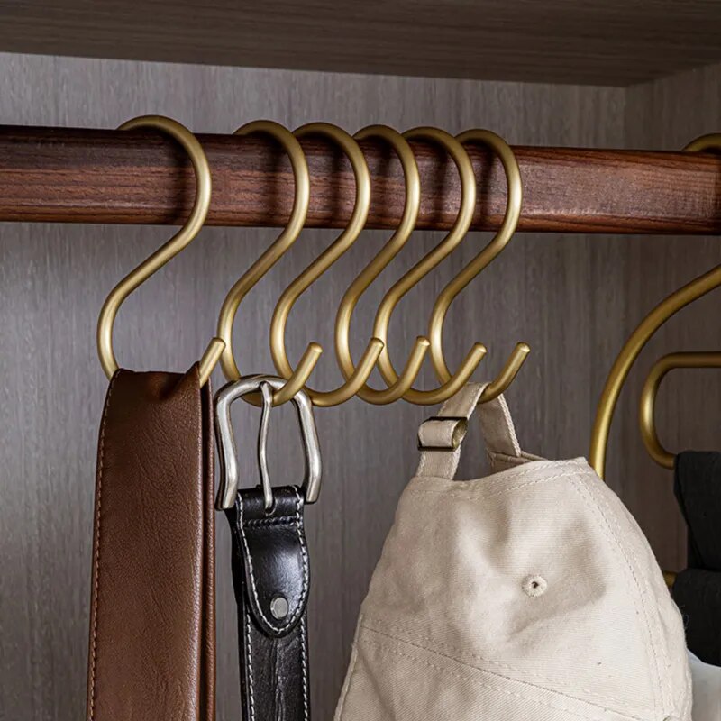 HookLuxe – Premium Garment Hooks