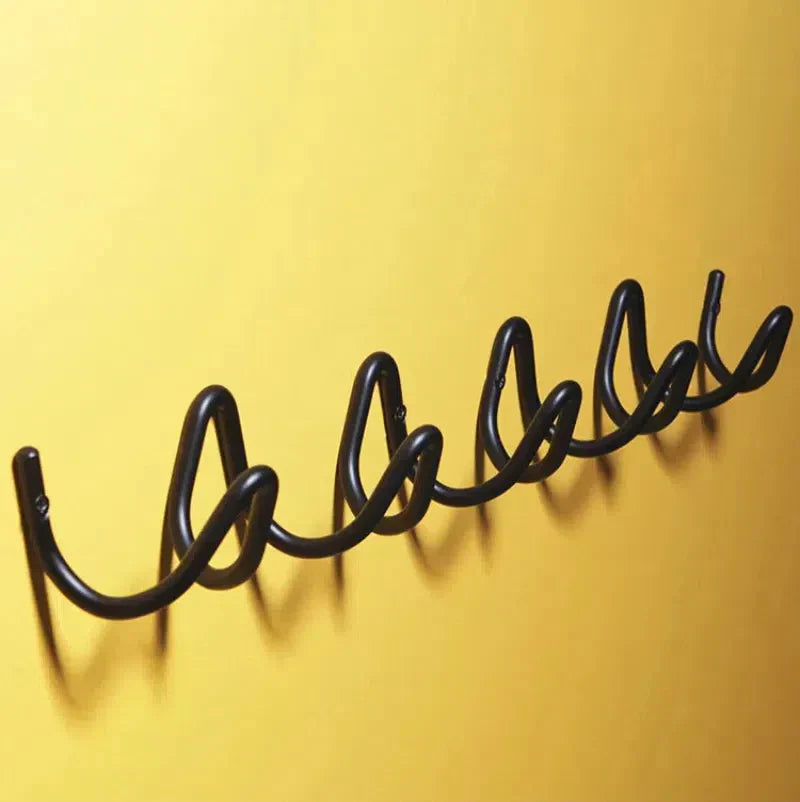 WaveLoop – Modern Metal Wall Coat Rack