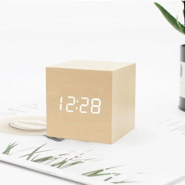 Variant image for Minimalist LED Alarm Clock with Clear Display, Snooze Function & Wood Grain Finish – Stylish Digital Clock for Home Decor-3