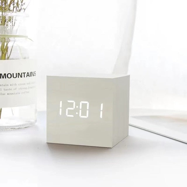 Minimalist LED Alarm Clock with Clear Display, Snooze Function & Wood Grain Finish – Stylish Digital Clock for Home Decor-4