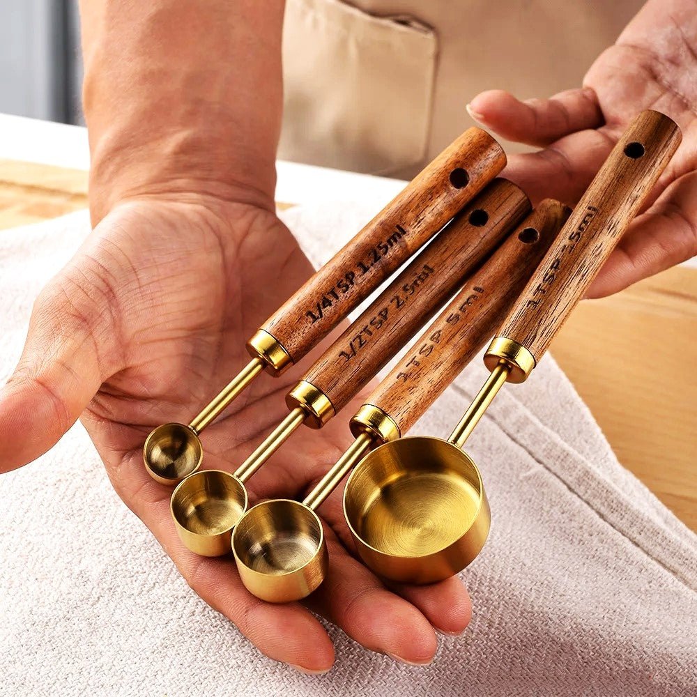 ChefDlux Walnut Handled Measuring Cups